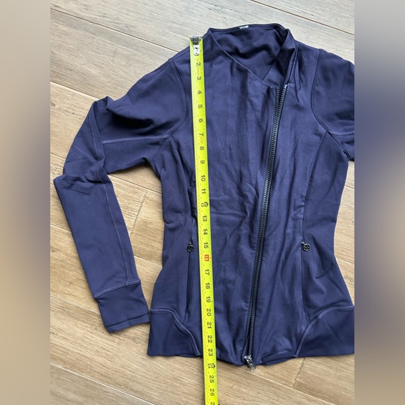 Lululemon Emerge Renewed Jacket - Picture 9 of 10